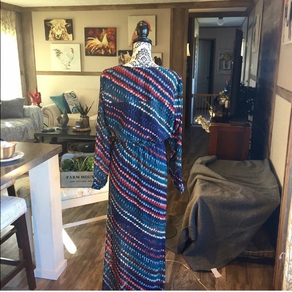 Elegant Long Sleeve Maxi Dress - Picture 5 of 5